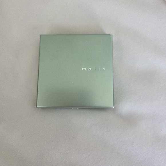 💕24/7 Eye Lining System In Plum💕 - Picture 2 of 3